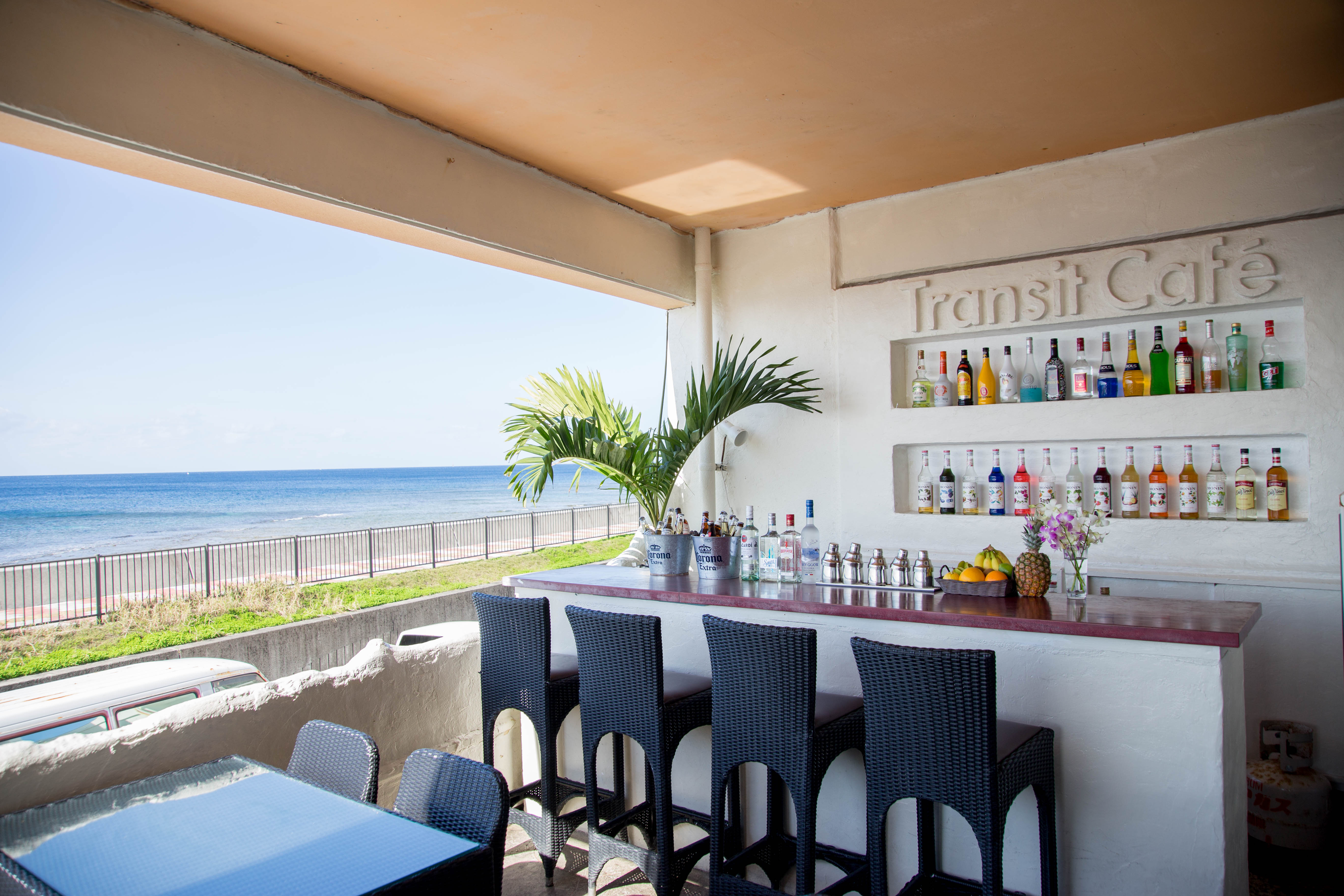 海が一望できるカフェ Transit Cafe トランジットカフェ マリーマーブルのリゾートウェディング