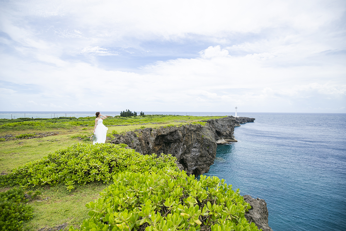沖縄でリゾートウェディングイメージ