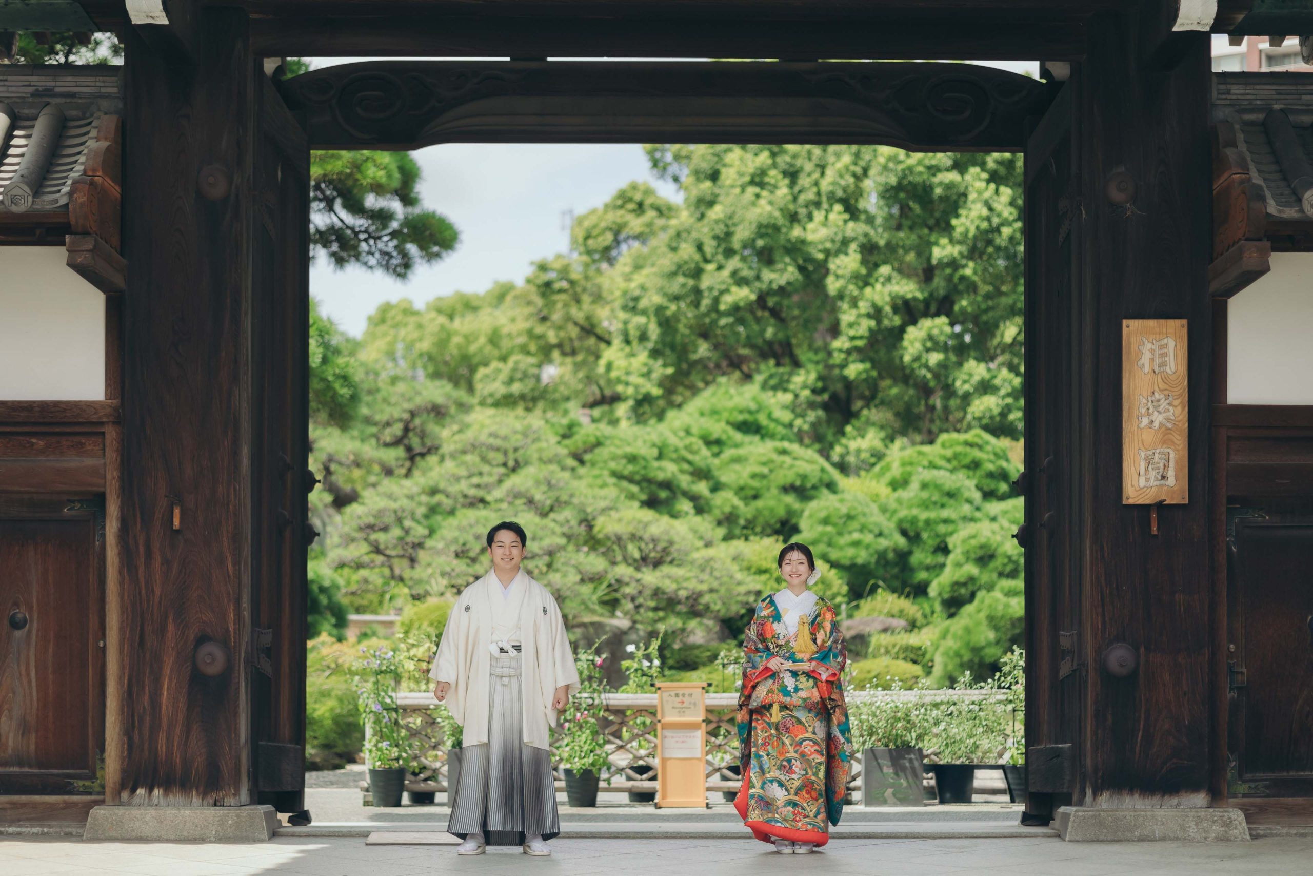 沖縄でリゾートウェディングイメージ