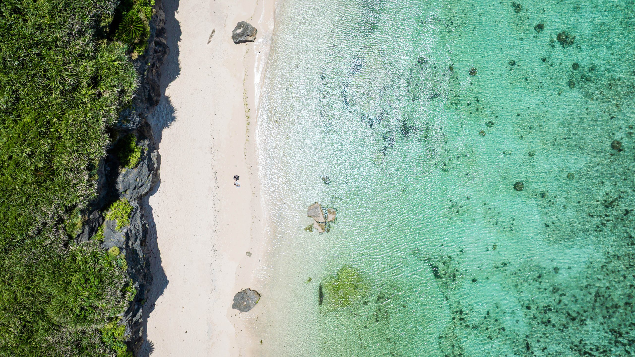 沖縄でリゾートウェディングイメージ