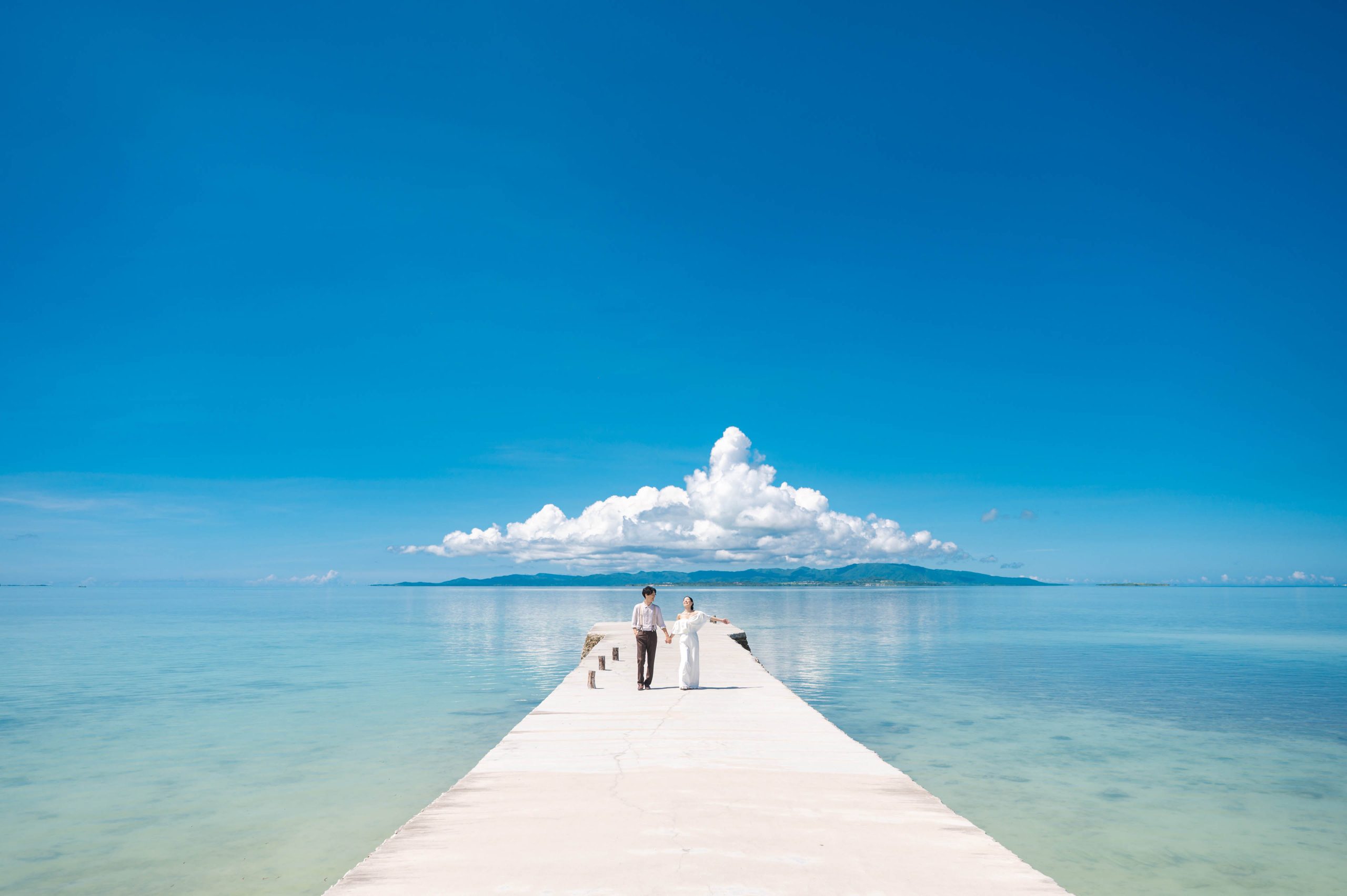 沖縄でリゾートウェディングイメージ